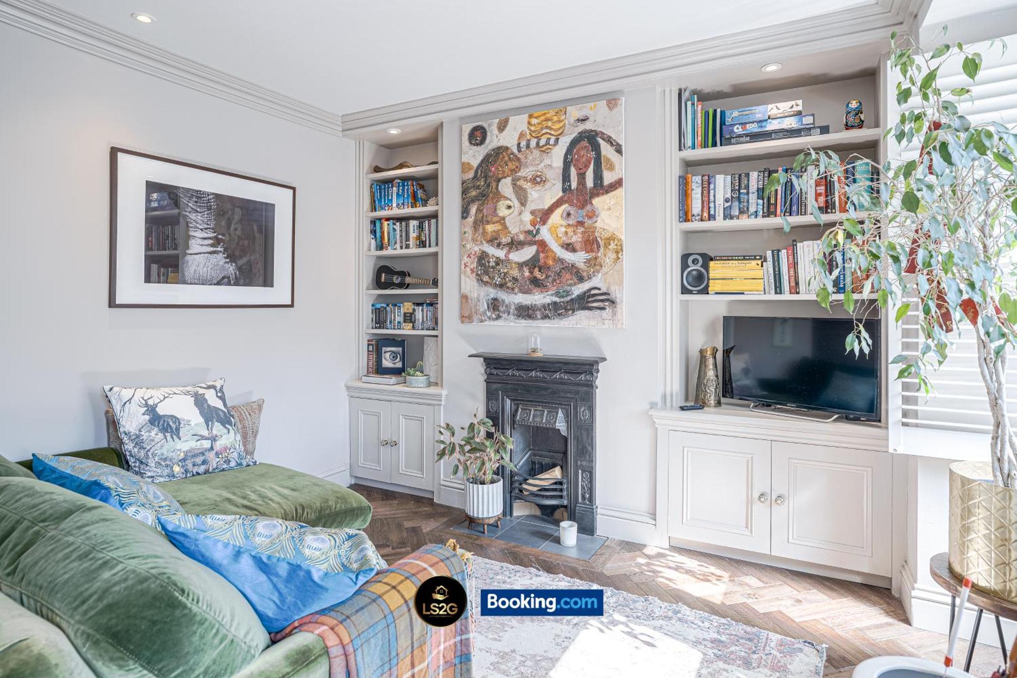 Comfy 2 Bedroom House With Garden By Ls2g Short Lets & Serviced Greater
